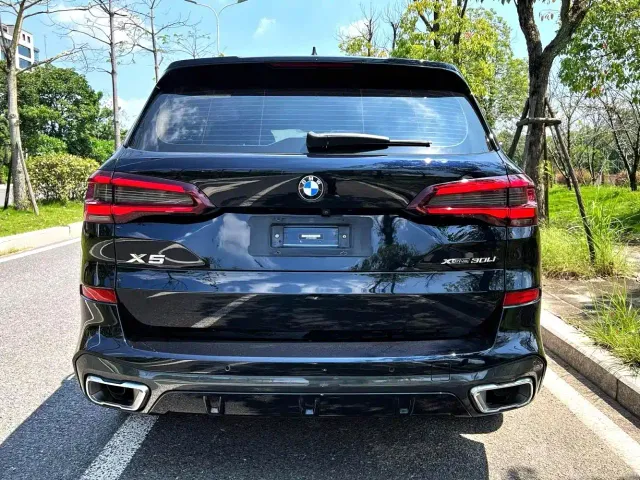 BMW X5 — Фото автомобиля 3