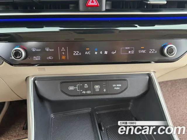 Kia Carnival Generation 4 — Фото автомобиля 9