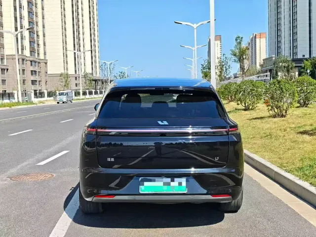Li Auto L7 — Фото автомобиля 5