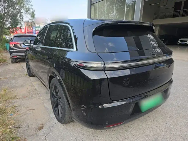 Li Auto L7 — Фото автомобиля 4