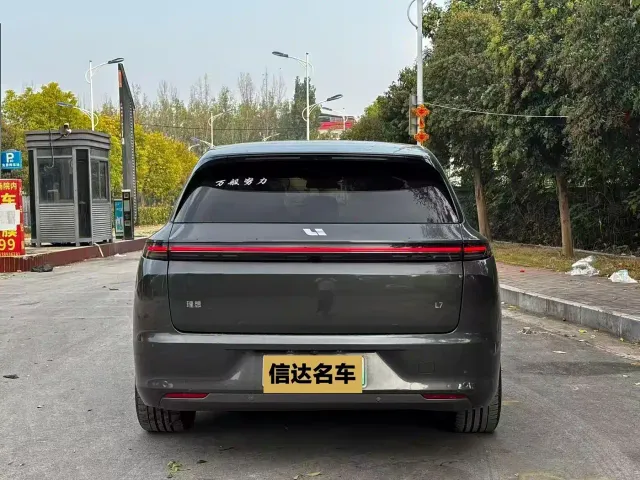 Li Auto L7 — Фото автомобиля 8