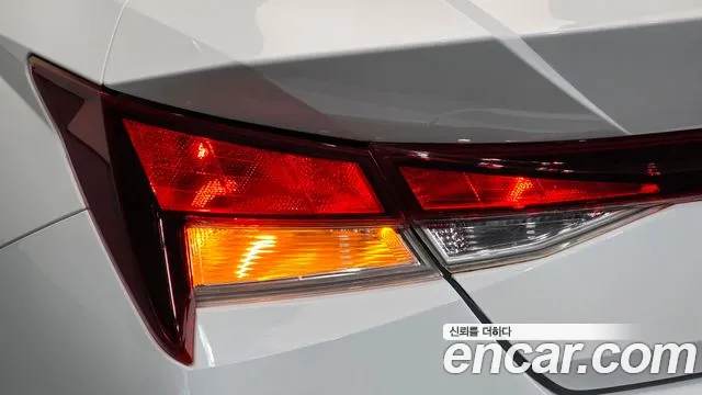 Hyundai Avante CN7 — Фото автомобиля 23
