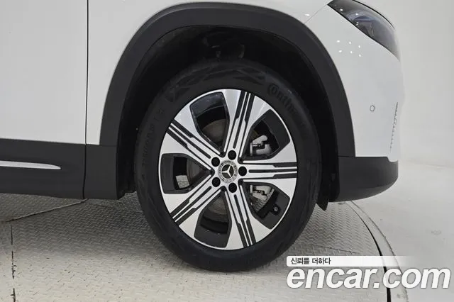 Mercedes-Benz EQB — Фото автомобиля 5