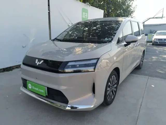 Фотография автомобиля — Wuling Starlight 730