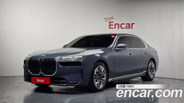 Фотография автомобиля — BMW 7-Series