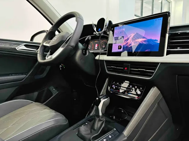Volkswagen Tiguan L — Фото автомобиля 30