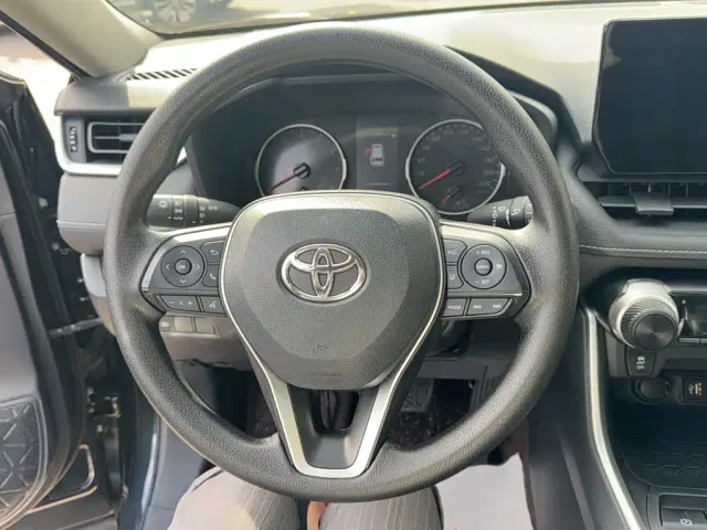 Toyota RAV4 — Фото автомобиля 6