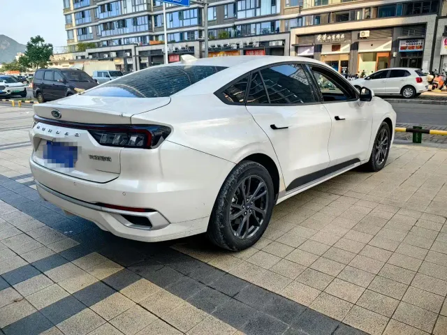 Ford Mondeo 2025 1.5T EcoBoost Luxury — Фото автомобиля 7