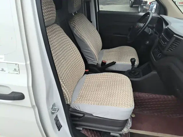 Wuling Hongguang V — Фото автомобиля 24