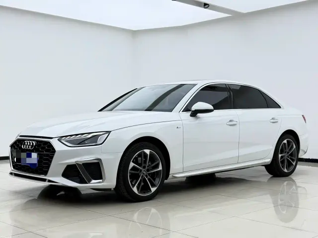 Фотография автомобиля — Audi A4L