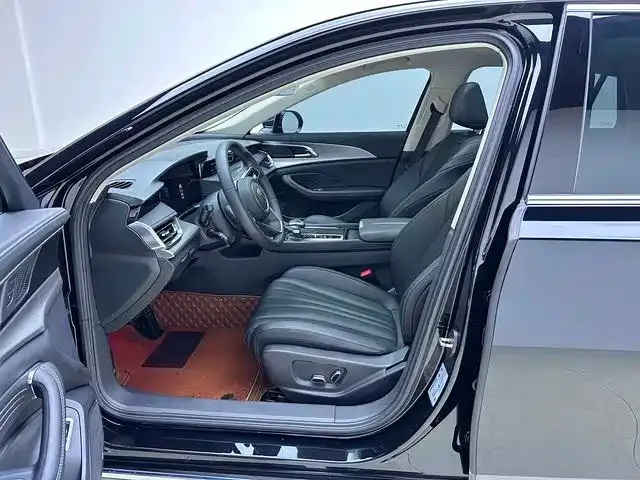 Hongqi H5 — Фото автомобиля 12