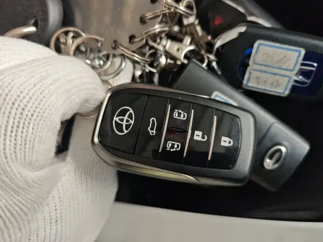 Toyota Sienna — Фото автомобиля 16