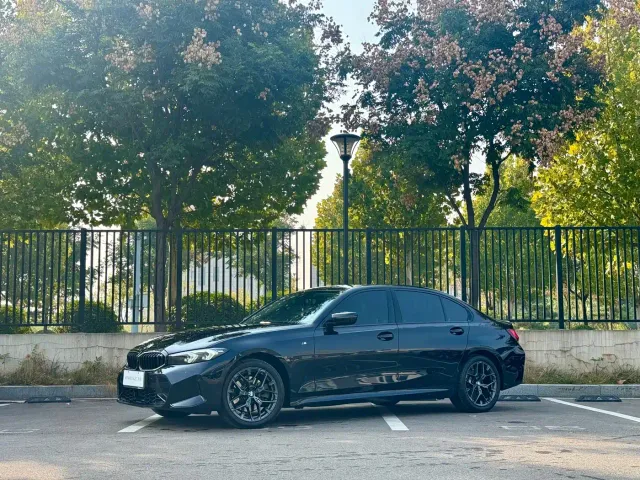Фотография автомобиля — BMW 3 Series