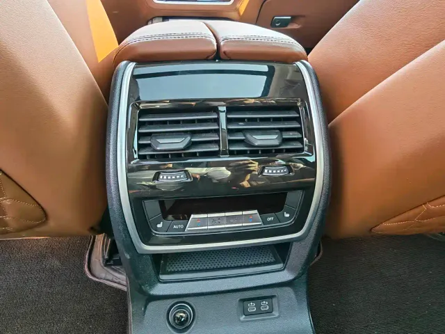 BMW X7 — Фото автомобиля 14