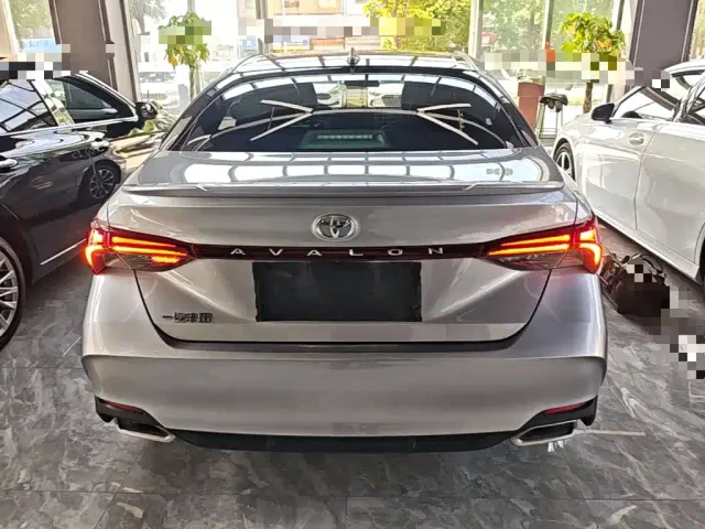Toyota Avalon — Фото автомобиля 5