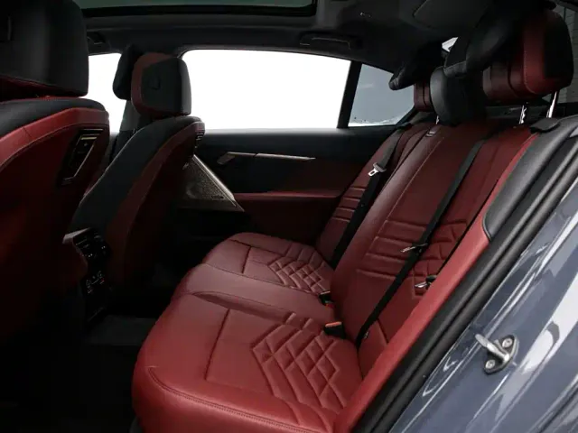 BMW 5 Series — Фото автомобиля 16