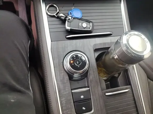 Ford Explorer — Фото автомобиля 6