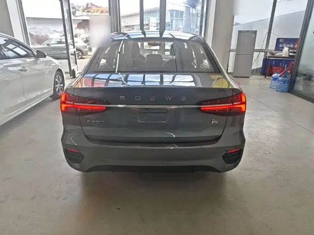 Roewe i5 — Фото автомобиля 5
