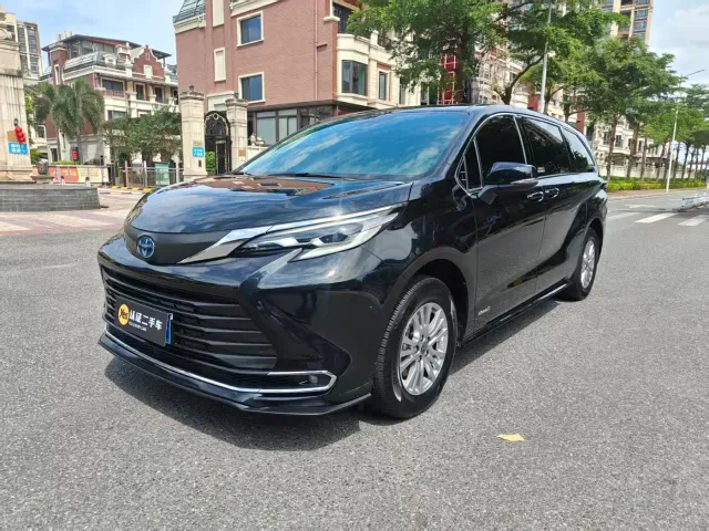 Фотография автомобиля — Toyota Sienna