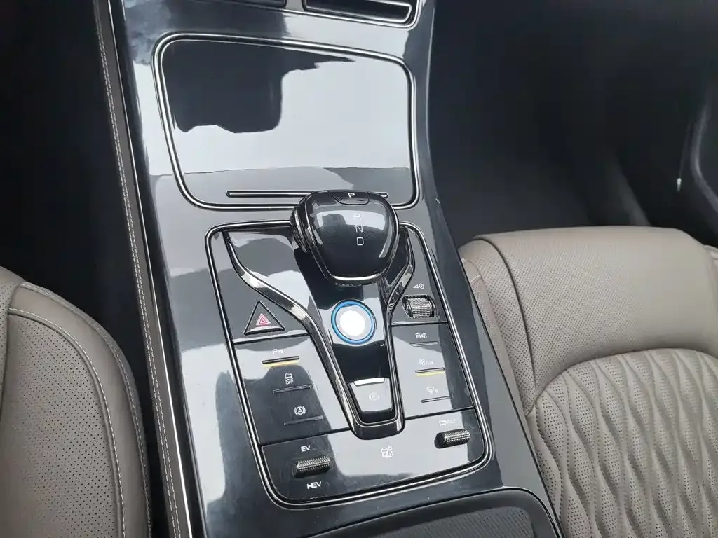 BYD Han 2024 DM-i Glory Edition 121KM Elite — Фото автомобиля 13