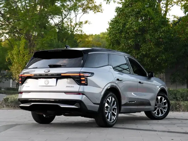 Ford Edge — Фото автомобиля 14