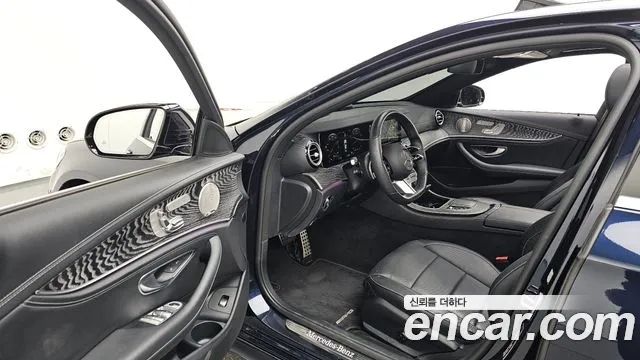 Mercedes-Benz E-Class — Фото автомобиля 10