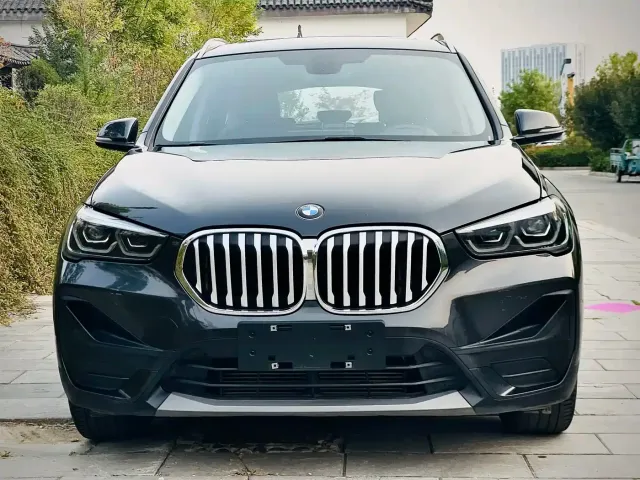 BMW X1 — Фото автомобиля 2
