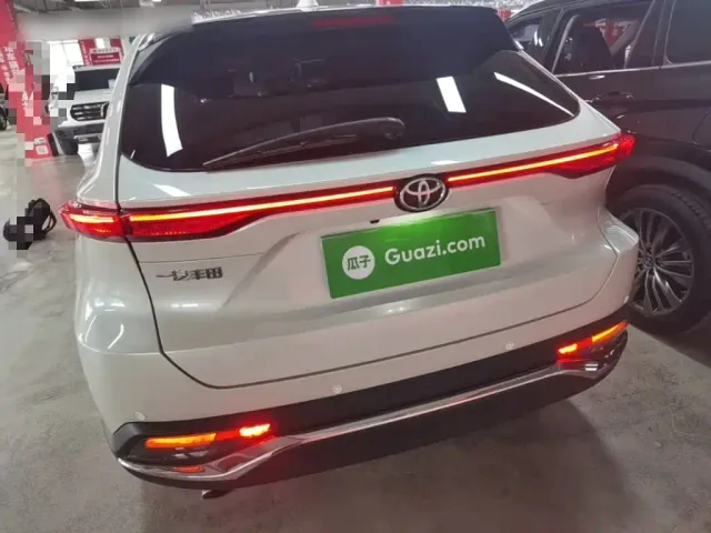Toyota Harrier — Фото автомобиля 5