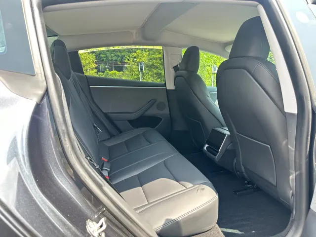 Tesla Model 3 — Фото автомобиля 7