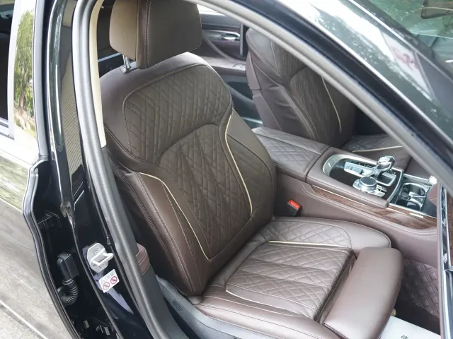 BMW 7 Series — Фото автомобиля 15