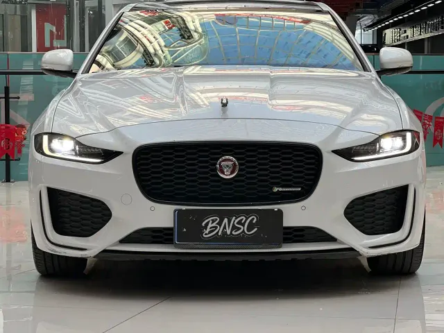 Jaguar XEL — Фото автомобиля 5