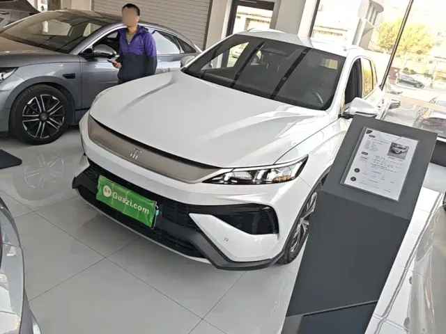 Фотография автомобиля — BYD Song Pro