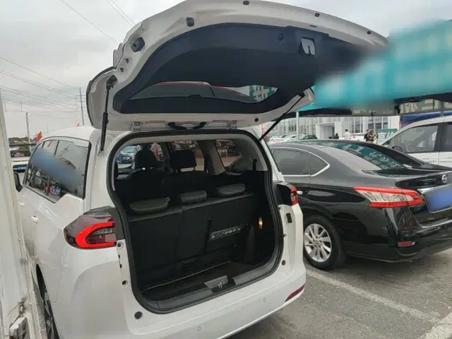 GAC Trumpchi M6 — Фото автомобиля 18