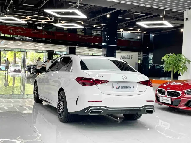 Mercedes-Benz C-Class — Фото автомобиля 16