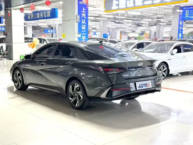 Hyundai Elantra — Фото автомобиля 8