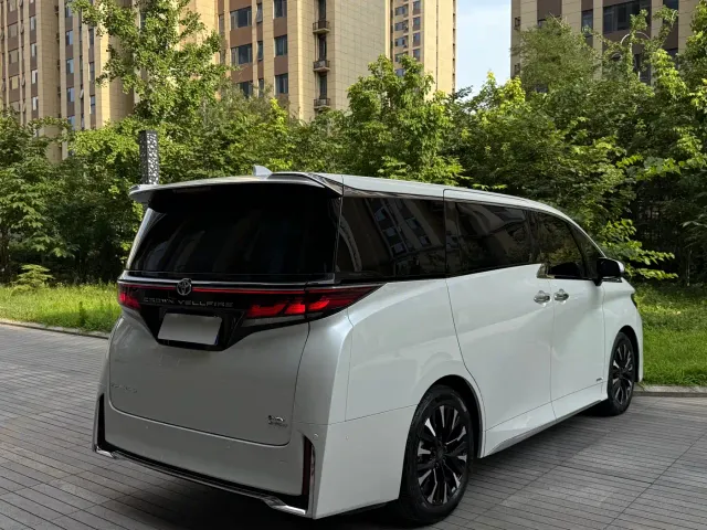 Toyota Vellfire — Фото автомобиля 7