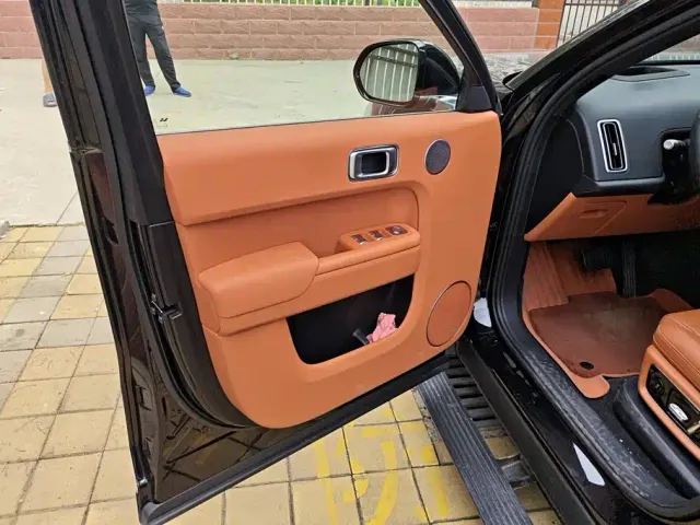 Li Auto L9 — Фото автомобиля 7