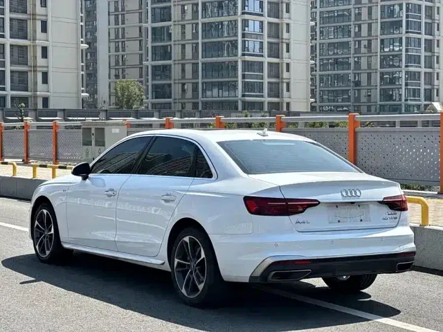 Audi A4L — Фото автомобиля 9