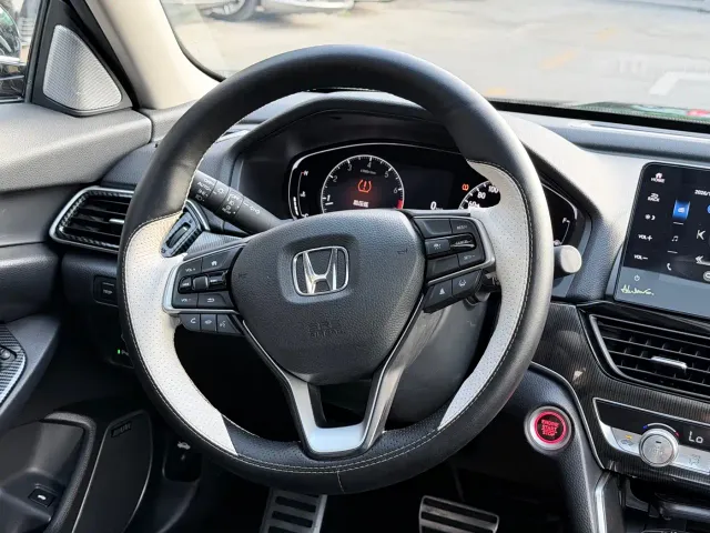 Honda Accord — Фото автомобиля 5