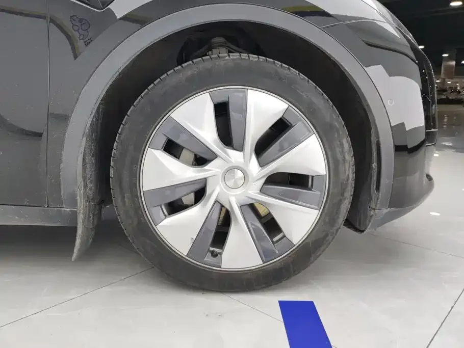 Tesla Model Y 2022 Facelift Rear-Wheel Drive Version — Фото автомобиля 6
