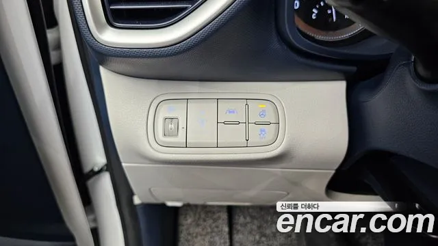 Hyundai Venue — Фото автомобиля 27