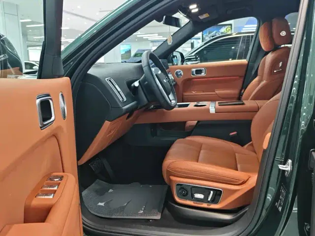 Li Auto L7 — Фото автомобиля 9