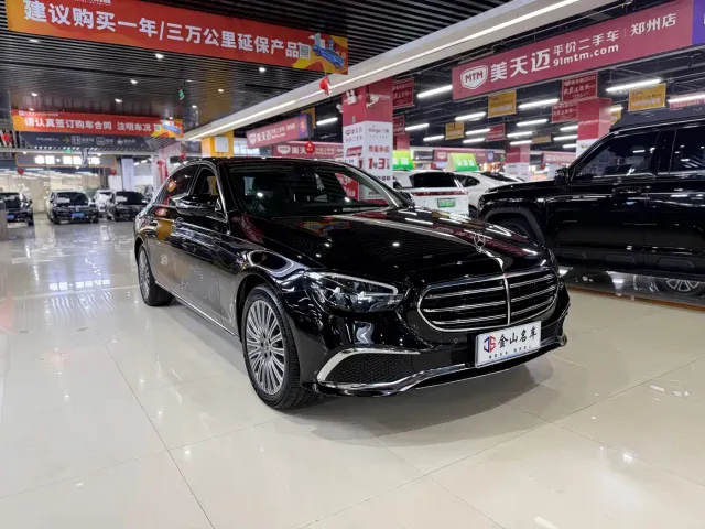 Mercedes-Benz E-Class — Фото автомобиля 3