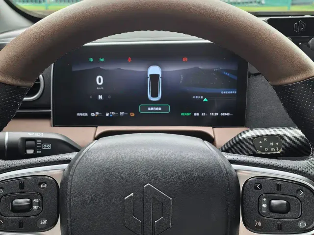 Leapmotor C01 — Фото автомобиля 13