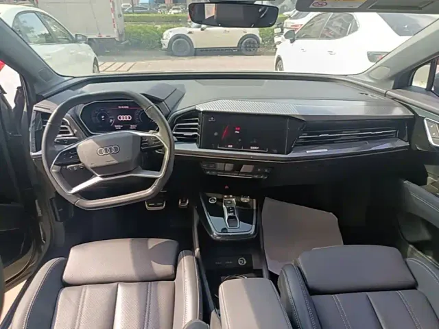 Audi Q4 e-tron — Фото автомобиля 9
