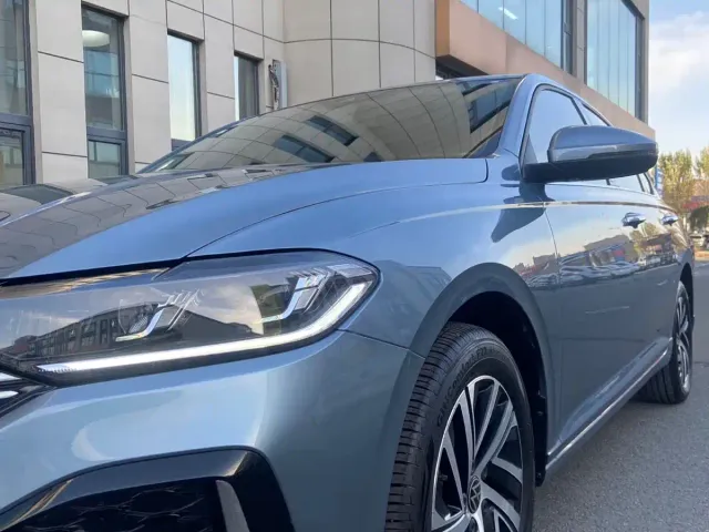 Volkswagen Lavida — Фото автомобиля 7