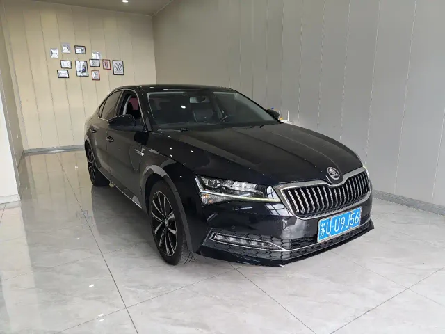 Skoda Superb — Фото автомобиля 3