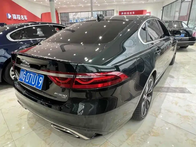 Jaguar XFL — Фото автомобиля 7