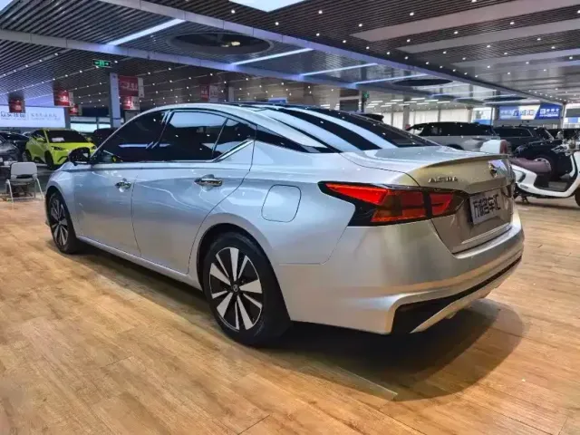Nissan Teana — Фото автомобиля 20