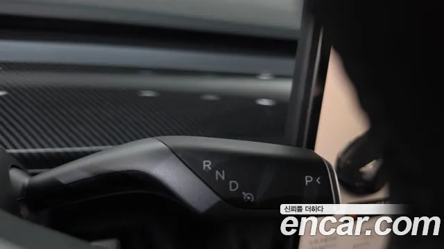Tesla Model Y — Фото автомобиля 12